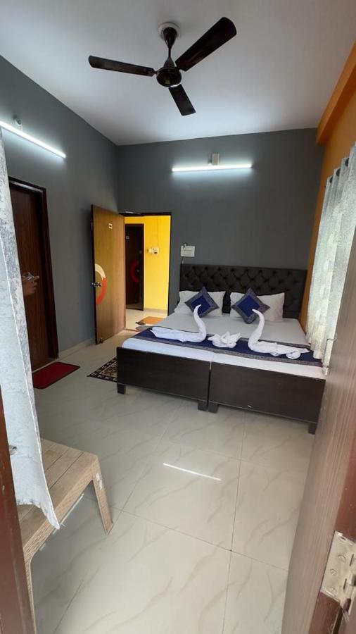 Hotel Aparajita Varanasi Exterior photo