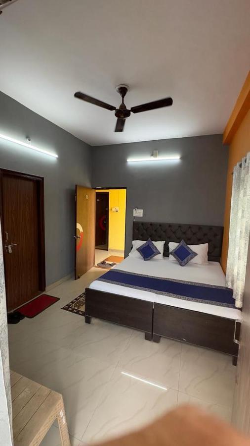 Hotel Aparajita Varanasi Exterior photo