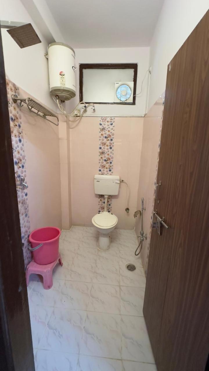 Hotel Aparajita Varanasi Exterior photo